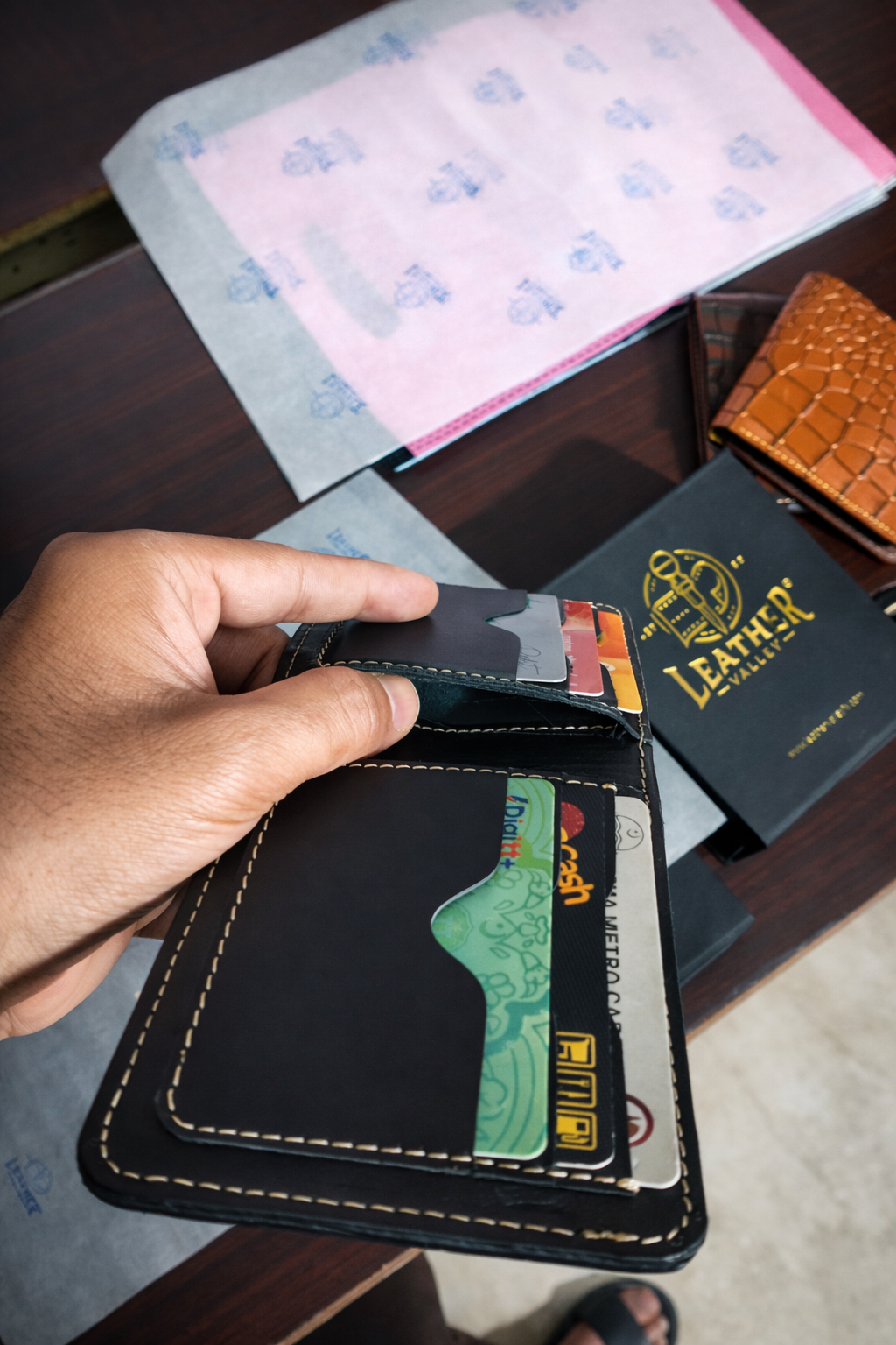 Crocodile π Texture Leather Wallet π― Cow π Leather - Image 4