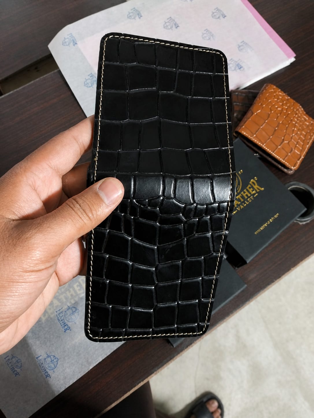 Crocodile π Texture Leather Wallet π― Cow π Leather - Image 6